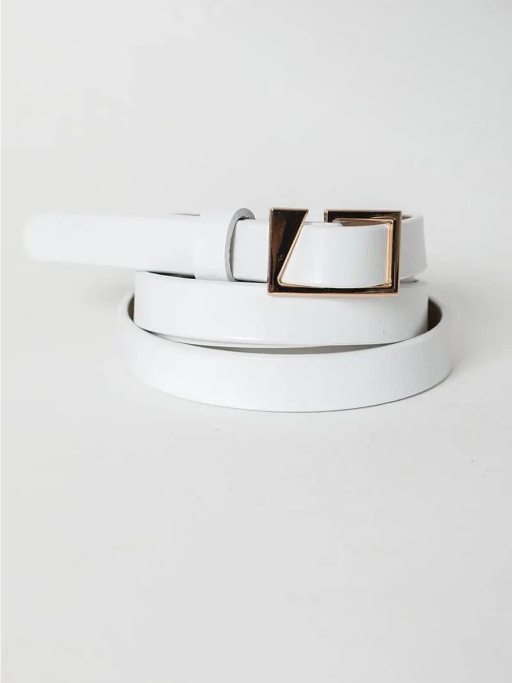 354. White Slim Leather Belt with Gold Buckle